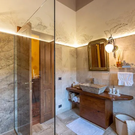 By Mmega Villa Rigomagno